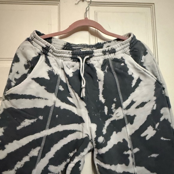 Dippin' Daisy's Gray and White Tie-Dye Sweatsuit - purchased from Anthro - Picture 7 of 10